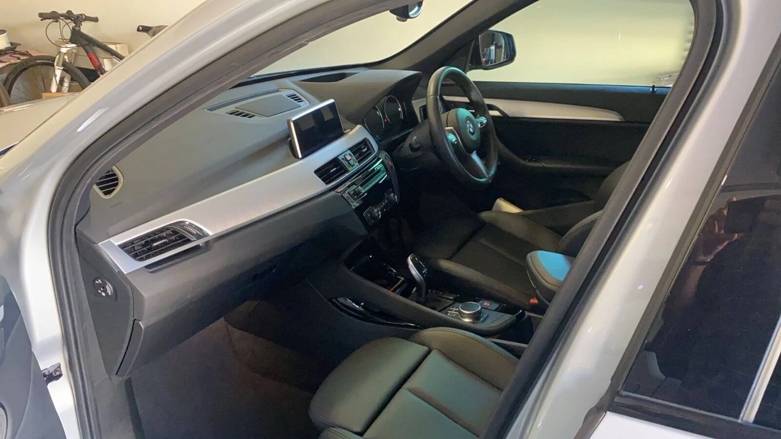 BMW X1 2.0l 2019 — Sold — BMW X1 2.0lt 2019 front interior passenger view