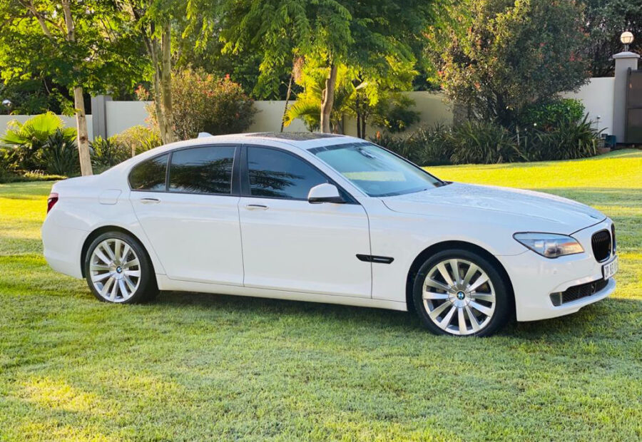 BMW 750i 2010 Full Spec