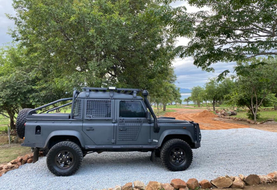 Land Rover Defender 2.5 TDI Crew Cab 110