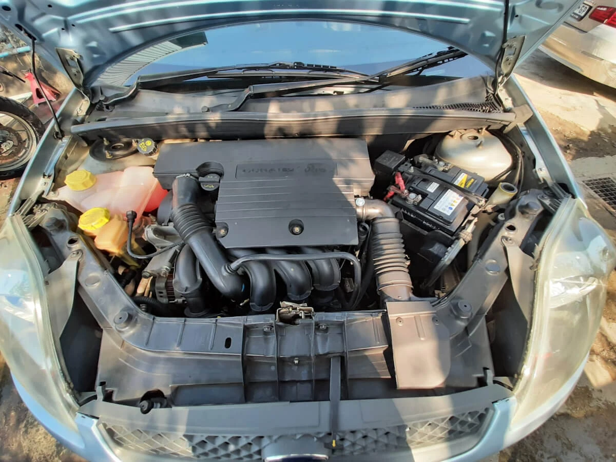 Ford Fiesta 1.6 2006 — Sold — Ford Fiesta 2006 engine bay