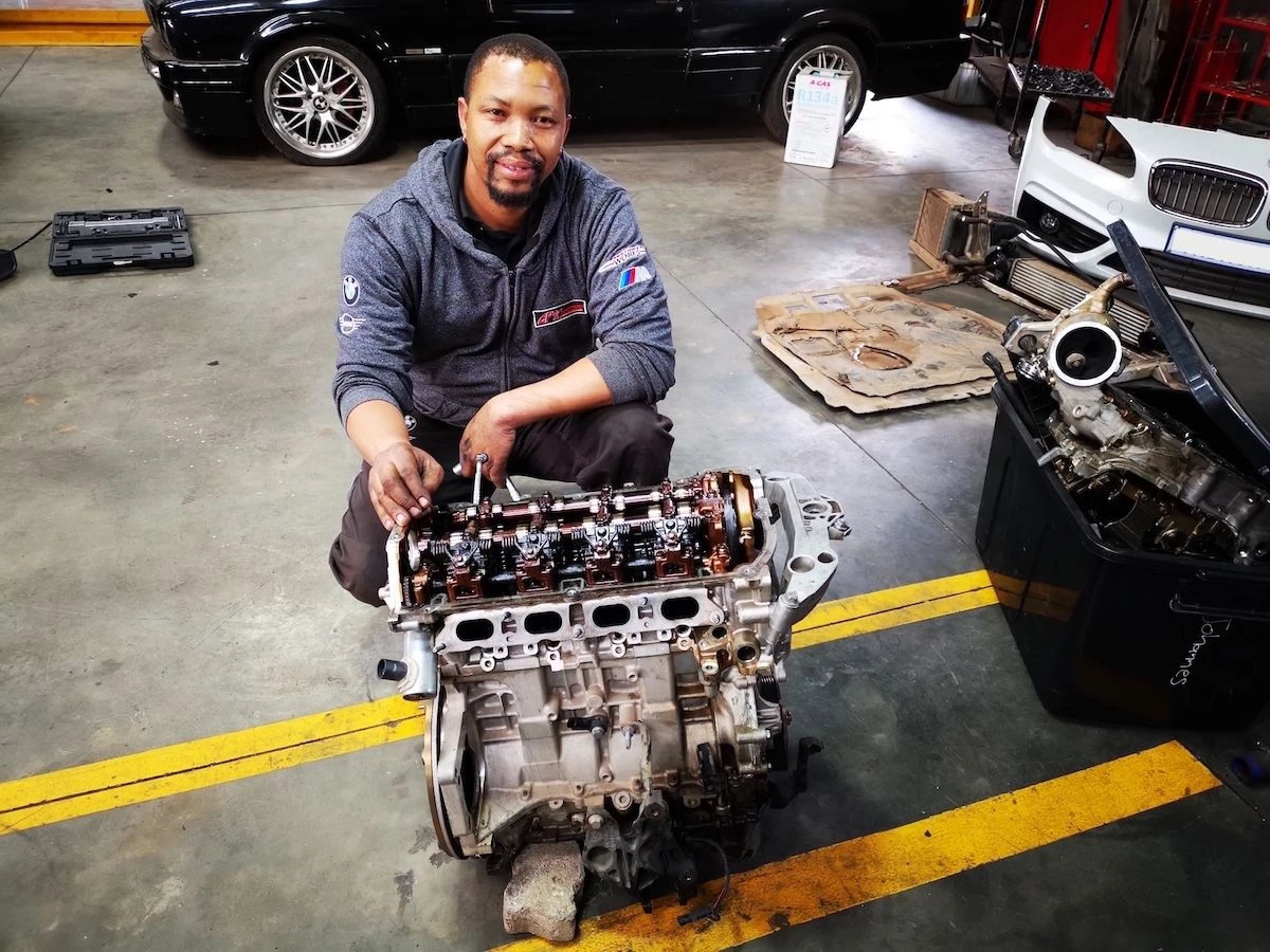 MINI Cooper S R56 Engine Replacement & Clutch & Turbo Recon — Mini Cooper S R56 old damaged engine