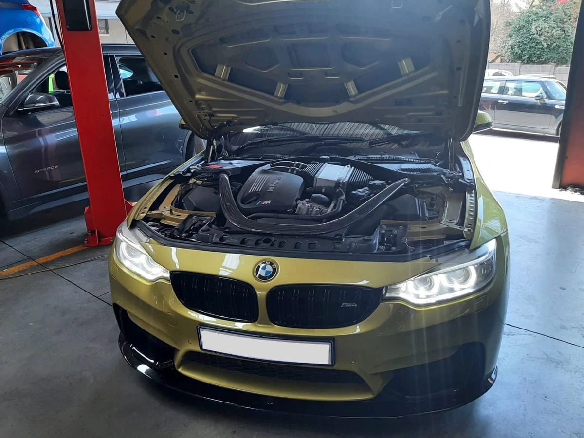 BMW M4 Chassis Fault Diagnosis — BMW M4 4 series chassis fault engine bay