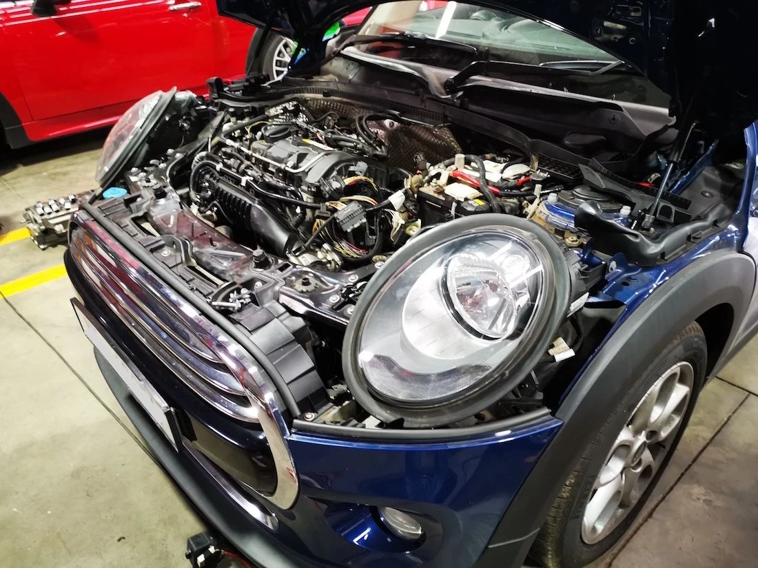 MINI Cooper Engine Misfire Diagnosis — Mini Cooper misfire engine bay view