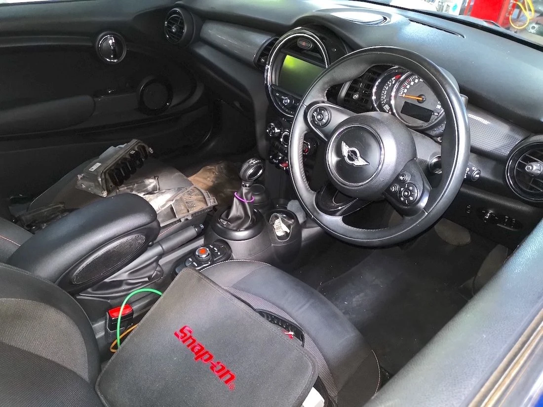 MINI Cooper Engine Misfire Diagnosis — Mini Cooper testing for engine misfire interior