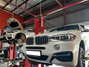 BMW F15 X5 M50d having new discs and brake pads fitted both front and back wheels & full service at GP Motor Works