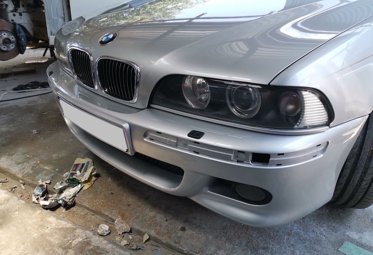 BMW M5 Bumper Damage & Oil Leak