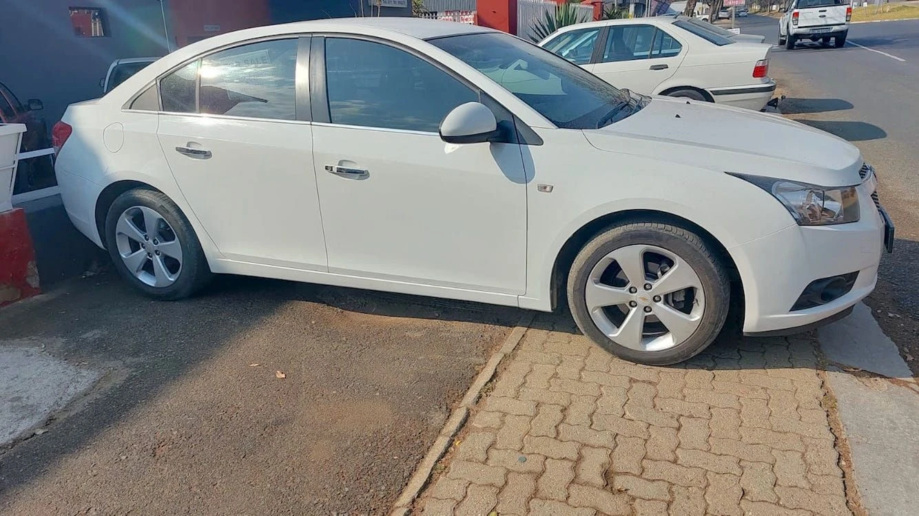 Chevrolet Cruze 1.8 LT 2012 — Sold — Chevrolet Cruze 1.8LT 2012 For Sale side view