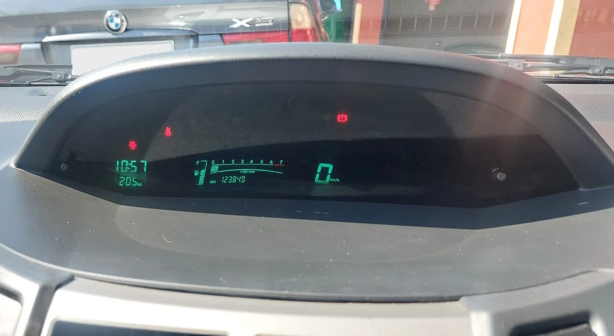 Toyota Yaris 1.5 — Sold — Toyota Yaris for sale odometer