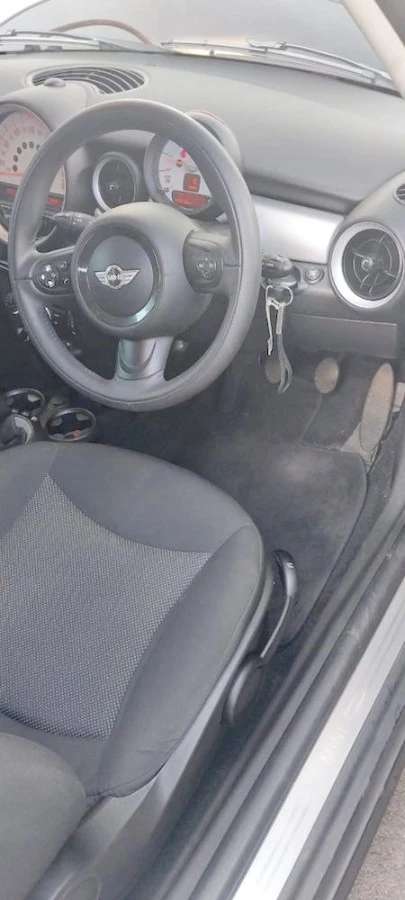 MINI Cooper One 3-Door Hatch R56 — Sold — Mini Cooper R56 3 Door For Sale interior