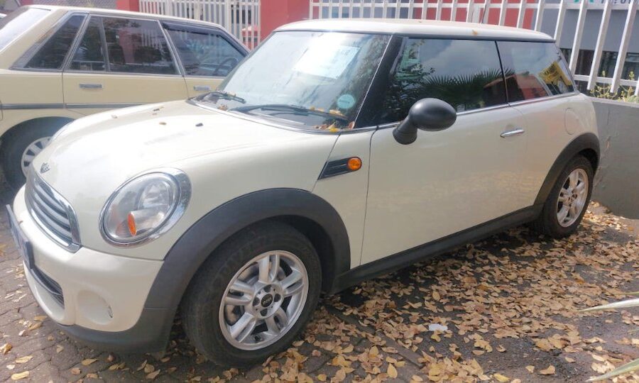 MINI Cooper One 3-Door Hatch R56