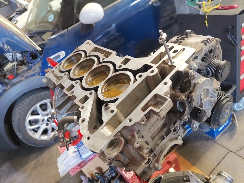 BMW 228i With Intermittent Misfire — BMW 228i testing pistons for leaks